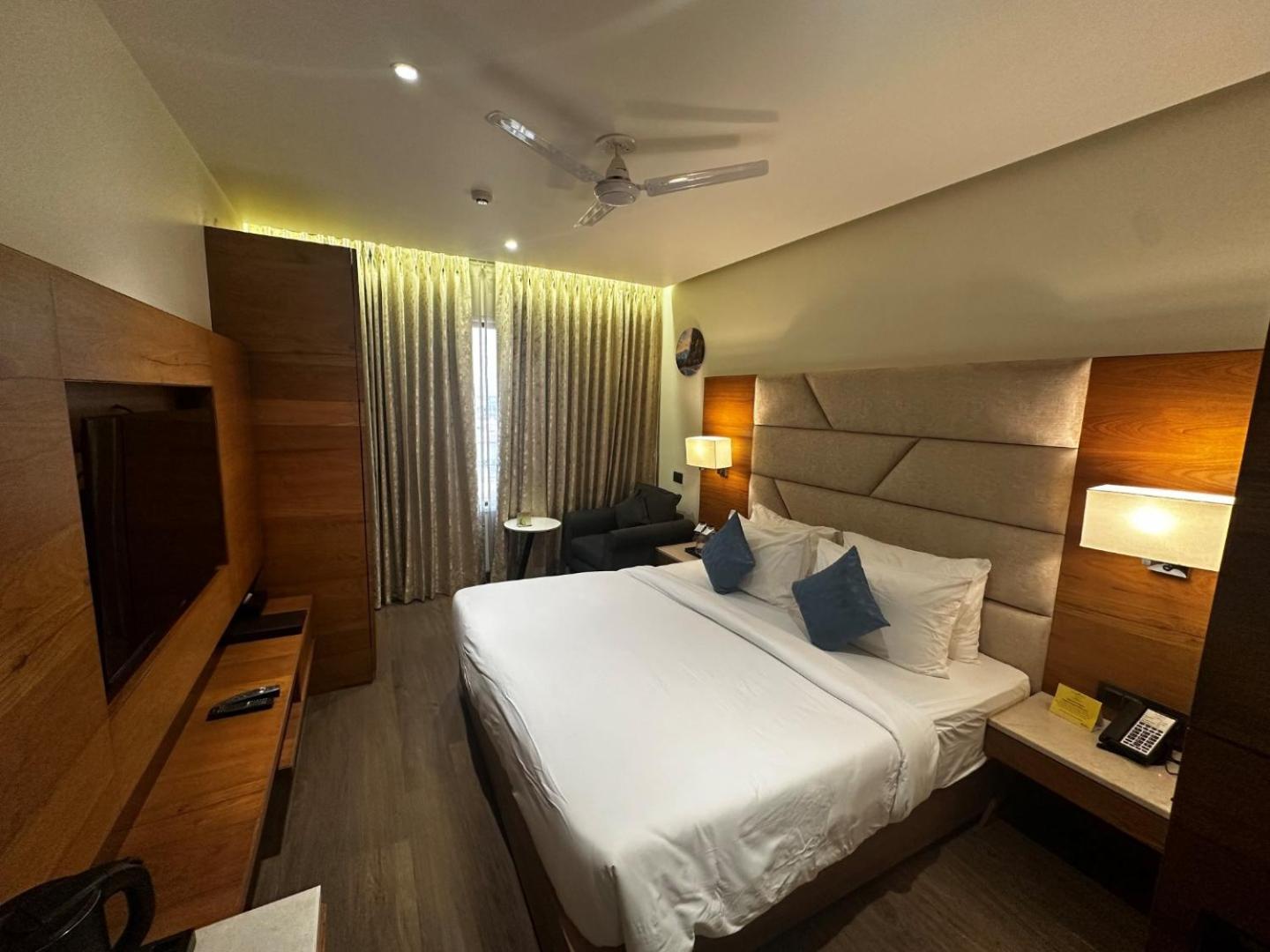 The Glory Suites Near Igi Airport New Delhi Bagian luar foto